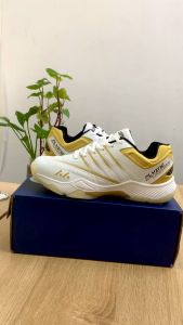 Giày cầu lông Lefus L026 trắng vàng mẫu bền bỉ nhẹ êm chân dành cho nam nữ - Ut huong sport