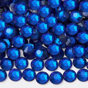 เพชรเทียมหัวเหลี่ยมสีน้ำเงินอ่อนสำหรับเสื้อผ้าเต้นรำลาติน ประดับเพชรเทียมแบบเรียบเงาสะท้อนแสงสุดสะท้อนแสง เครื่องประดับแฟชั่น