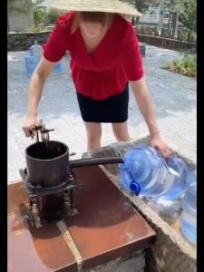 Folding Handle / Lifter Holder: Round Plastic Blue Handle for 5 Gallon Water Pail