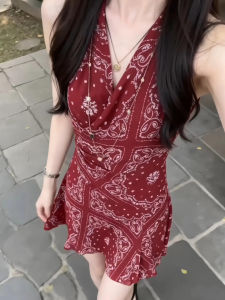 LIRENQING | Hong Kong Retro Red Halter Neck Dress Summer Beach Vacation Style Slim Fitting