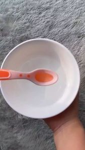 Nuby 2pk Heat Sensor Spoon - Peralatan Makan Anak