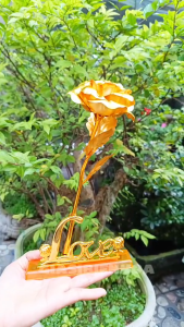 Hoa Hồng Mạ Vàng 24K Đế Chữ Love Có Hộp Đựng Sang Trọng