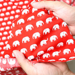 (ชุด) ผ้าคอตต้อน ลายช้างน้อย 45 นิ้ว หน้ากว้าง ผ้าเมตร สีของเป็น ผ้าจุดแสดงความสวยงาม