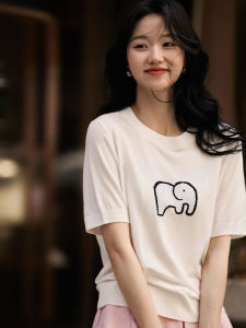 เสื้อยืดคอกลมแขนสั้นพิมพ์ลายชิ้นเดียวสุดเก๋สำหรับผู้หญิงในช่วงฤดูร้อน 2025 ทรงหลวม ผ้าโพลีเอสเตอร์ ระบายอากาศได้ดี