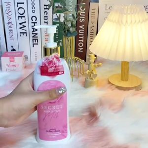 ซีเคร็ท บอดี้โลชั่น โลชั่นนมหอม ครีมทาผิว โลชั่น ครีมทาผิวขาว โลชั่นผิวขาว โลชั่นบำรุงผิว โลชั่นน้ำหอม ครีมผิวขาว Secret body lotion milk นมหอมเข้มข้น