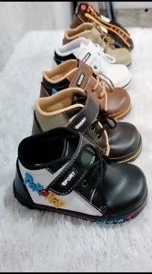 Sepatu Boot Anak Laki-Laki Prewalker Kekinian Umur 1-3 Tahun Bunyi Citcit