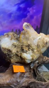 Bụi đá tinh thể Thạch Anh pha lê nhiễm vàng tự nhiên còn đất nguyên sơ năng lượng thiên nhiên vũ trụ 821