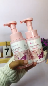 Niacinamide Lactic Acid Feminine Wash Mousse Gentle Cleansing Moisturizing and Anti-itch Cherry Blossom Scented Suitable for Sensitive Skin Daily Care