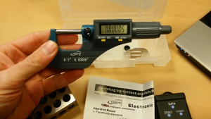 IGaging IP40 Digital Micrometer 0 - 1" (0 - 25mm) | Professional Measurement Tool For Science Labs / Build Shops / Factories / Design Firms | 100% AUTHENTIC
