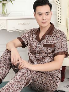ชุดนอนผ้าไหมน้ำแข็งแขนสั้นผู้ชาย ชุดนอนฤดูร้อน ผ้าไหมเนื้อบาง ระบายอากาศได้ดี ชุดนอนสบายๆ สำหรับผู้ชาย