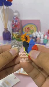 2PCS Mata Nenek Premium Plastik Warna Warni Alat Masukin Benang Peralatan Perlengkapan Jahit Pengait Jahitan Sewer Sewing Seam Menjahit Bantu Berkualitas Rajut Rajutan Sulam Tailor Penjahit Menjahit Prem Tajam Pakaian Home Stuff Grosir Prakarya Malang