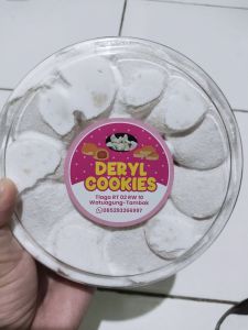 PUTRI SALJU KUE KERING
