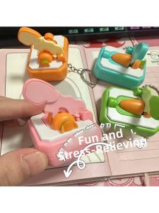 WOWEIAOKUANG | Stress Relief Simulation Carrot Keychain