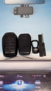 Sarung Kunci For Toyota Hilux GR Fortuner GR Sport 2022 - 2023 Remote Key Case Cover Alloy Key Fob Shell Keychain Accessories