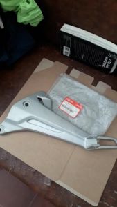 Bát gác chân sau bên trái Fueno  X