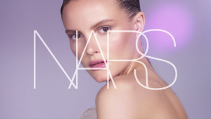 [HO25] Phấn trang điểm phản chiếu ánh sáng cho mặt và cơ thể NARS Aura Illuminating Face & Body Powder 13g