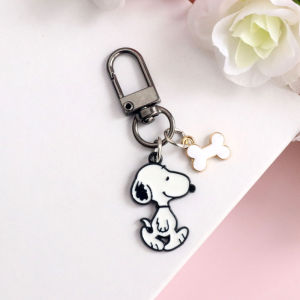 Cute Snoopy Keychain Pendant Couple Best Friend Student Bag Small Dog Hanging Decoration Creative Souvenir Zinc Alloy Cartoon Series