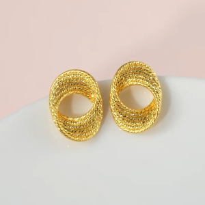 CHOW SANG SANG 周生生 Dazzling Essence  999 24K Solid Gold Aura Handcrafted Stud Earring for Women 95620E