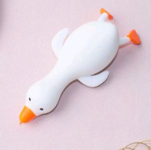 CUTE BIG WHITE GEESE TOY VINYL SLOW REBOUND DUCK PINCH MUSIC CARTOON STRESS RELIEF TOY /捏捏减解压发泄鸭鸭 /拉拉鸭