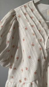 Nude in hoa/ Trắng 2 lớp Áo babydoll cổ V xếp ly đan dây tay bồng đuôi xoè chất mềm mại nữ tính năng động MURPHY TOP