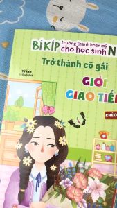 sách - combo 2c Bí kíp trưởng thành cho học sinh nữ - Nhân ái + nỗ lực