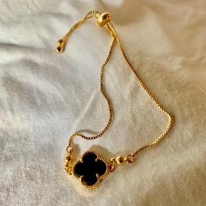 GELANG SERUT CLOVER TITANIUM WANITA- GELANG SERUT SIMPLE ANTI KARAT