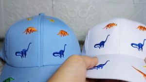 Topi Anak Dinosaurus Laki Laki Perempuan Usia 3 - 10 Tahun Bordir Dinosaurus Good Quality