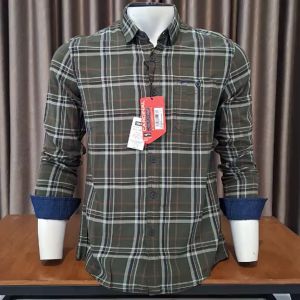 Kemeja C2237J06A Slim Fit Pria Cardinal