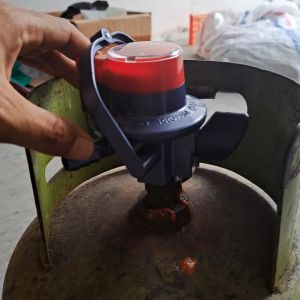 Paket Regulator Gas LPG Winn Gas Type W 900 M / NM Set Selang 2 Lapis Merah Anti Minyak & Tikus