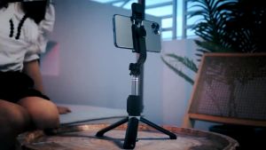 Foldable Portable Wireless Bluetooth Selfie Stick Tripod Desktop Phone Live Stand With Fill Light