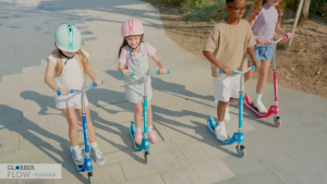 Globber Flow Foldable Junior Lights 2-Wheel Scooter (LED Wheels) - Mint
