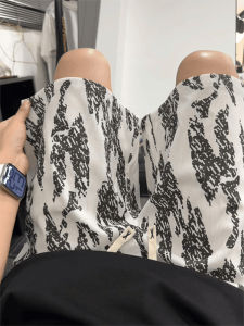 Quần Short Thể Thao Nam Ice Silk Dệt Kim Mùa Hè Mỏng Thoáng Khí Nhanh Khô Thẳng Năm Điểm Quần Đi Biển Thường Ngày