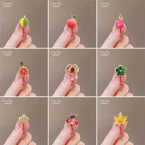 High-Endผู้หญิงหน้าอกเข็มกลัดที่มองไม่เห็นGesper Fixationเสื้อPinโลหะผสมชุบทองเงินเย็บปักถักร้อยอุปกรณ์เสริม