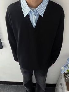 เสื้อโปโลคอวีลายทางแขนยาวสีดำสำหรับผู้ชาย แจ็คเก็ตผ้าโพลีเอสเตอร์ ทรงหลวม ทรงลำลอง ฤดูใบไม้ร่วง/ฤดูหนาว เสื้อผ้าทำงาน