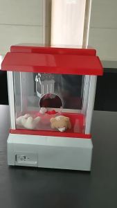Electronic Arcade Claw Toy Machine Mini Candy Prize Dispenser with Lights Sounds Fun Catcher Game for Kids Christmas Gifts