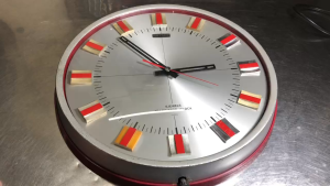 Đồng hồ Transistor Rhythm Nhật treo tường chạy chuẩn giờ