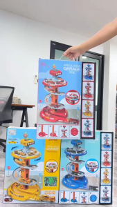 ของเล่นตึกจอดรถ มีไฟ มีเสียง หมุนได้  พร้อมแผนที่ 78 ซม. ตึกปฏิบัติการ รถตำรวจ รถดับเพลิง รถก่อสร้าง รถราง จำนวน26ชิ้น