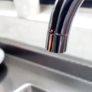 หัวก๊อกกรองน้ำ มีฟิลเตอร์กรอง เพิ่มแรงดัน กรองละเอียด 5ไมครอน ก๊อกต่อหมุนได้ 360 องศา