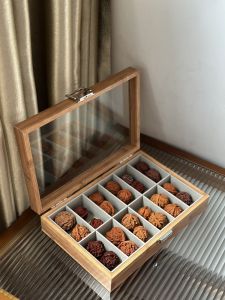 Solid Wood Storage Box Display Case for Walnuts Jewelry Organizer Hat Stand Home Decorative Accessories Storage Solution
