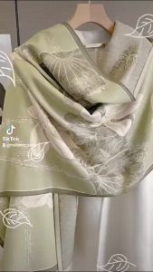 Khăn dạ cashmere cao cấp hình hoa Sen