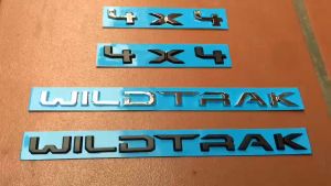 Chữ nổi 4x4 dán xe Ford Ranger