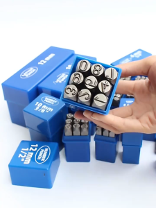 Braun Mall-ชุดเหล็กตอกตัวเลขพร้อมตัวอักษรภาษาอังกฤษ ตัวตอกเลข ตัวตอกอักษร Metal stamping kit ขนาด 6 มม.  Metal stamping kit เหล็กปรับจำนวน 0-9 จดหมายหมัดเหล็กคำนำหน้าภาษาอังกฤษเล็บเหล็ก A-ZDIY หมัด