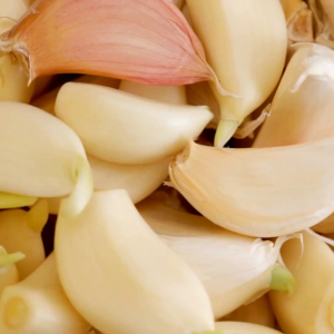 FRESH GARLIC - NATURES FAVOUR BOOSTER IMPORTED FROM MALAYSIA - 5 PCS - ISTANA ROYAL FRUITS