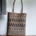 khas dayak kalimantan Tas Rotan  Tas map tas handmode  etnik dayak kalimantan   tas Rotan anyam map Tas  motif  dayak kalimantan Random. 