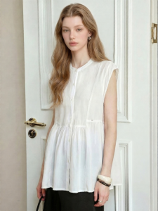 Design Round Neck Smocking Sleeveless Shirt for Women