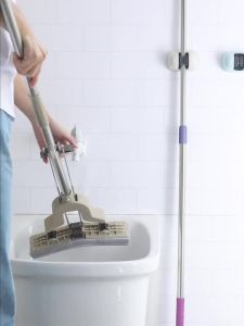 Broom Rack Holder Bathroom Mop Shelf non Punching storage Brush Broom clips Penyangkut Penyapu 拖把夹