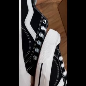 Sepatu Ventela Low Public Black Natural Model Hitam Putih Cocok Untuk Sekolah