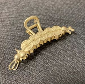 Ready Stock Fashion 11.5cm Metal Large Hair Claw Clip Elegant Hair Clip Hair Accessories时尚笑脸铜钱大抓夹合金鲨鱼品质夹发夹发饰头饰