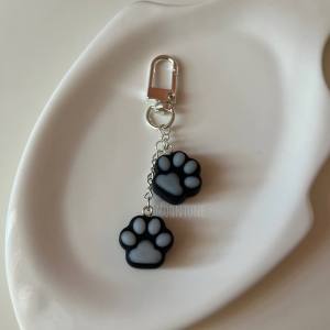 [PRE ORDER] ♡ 𝕄𝕥 🖤Midnight B&W🖤Resin White and Black Aesthetic Ins Mini Cat Paw Keychain 迷你小猫爪滴胶锁匙圈