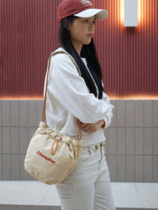 Champion | Light Outdoor Sport Large Capacity Sling Bag